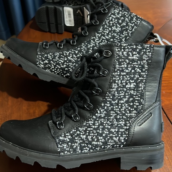 Sorel Lennox lazy Cozy Waterproof Lace-Up Boot - Picture 11 of 12